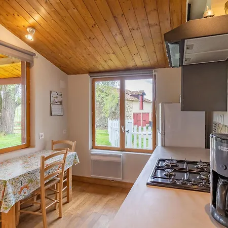 Hébergement de vacances Confortable 2 Avec Jardin, Animaux Admis, Wifi, Parking - Fr-1-622-80 Vihiers