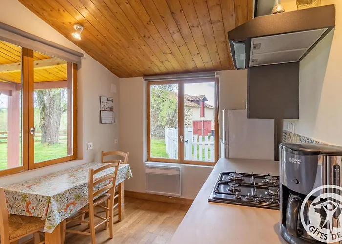 Сasa de vacaciones Confortable 2 Avec Jardin, Animaux Admis, Wifi, Parking - Fr-1-622-80 Vihiers